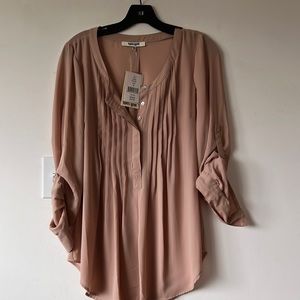 Daniel Rainn blouse. New w Tags. Size M